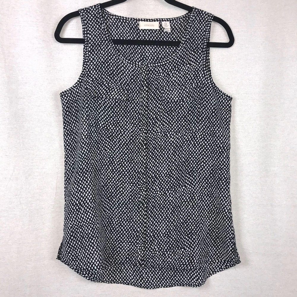 💋 Nail biting SALE! Chico’s tank top size small hidden buttons